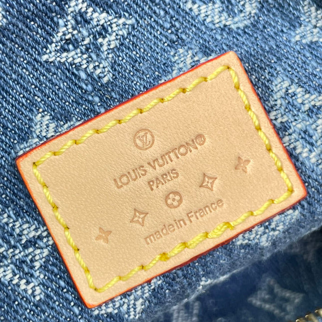 HILLS POCHETTE 18 IN BLUE MONOGRAM DENIM