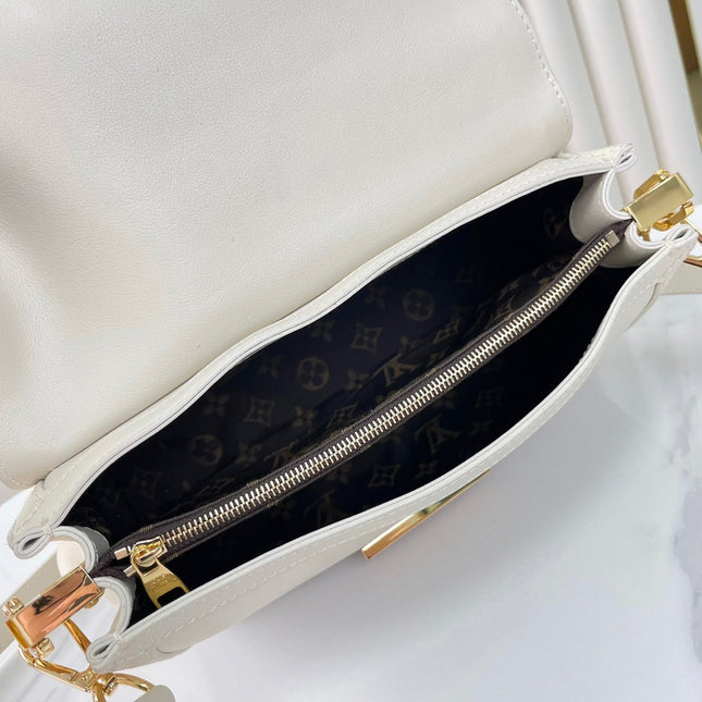 DAUPHINE SOFT MM 24 IN WHITE SMOOTH LAMBSKIN GOLD HARDWARE