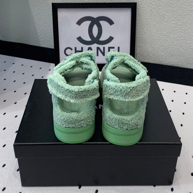 DAD SANDALS PLATFORM IN MINT GREEN FUR