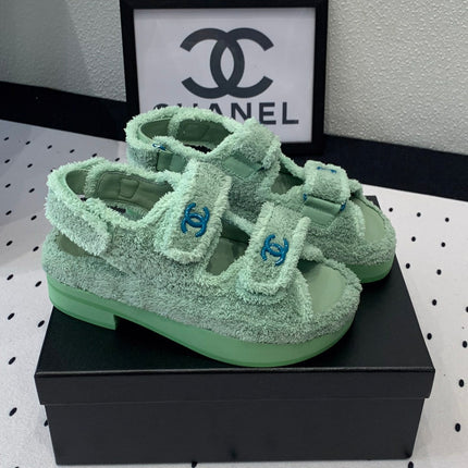 DAD SANDALS PLATFORM IN MINT GREEN FUR