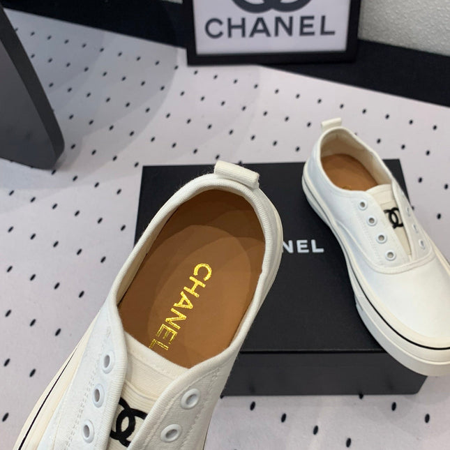 LACELESS SNEAKERS PLATFORM IN WHITE CANVAS