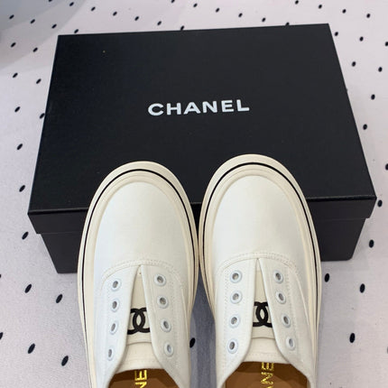 LACELESS SNEAKERS PLATFORM IN WHITE CANVAS