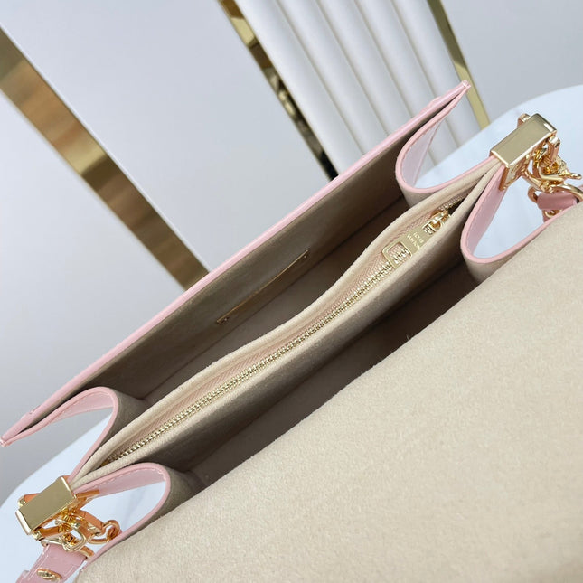 DAUPHINE MM 25 IN LIGHT PINK EPI GRAINED CALFSKIN GOLD HARDWARE