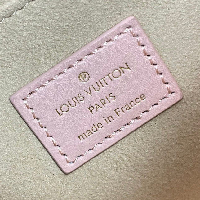 DAUPHINE MM 25 IN LIGHT PINK EPI GRAINED CALFSKIN GOLD HARDWARE