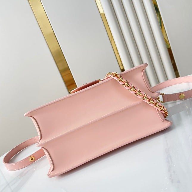 DAUPHINE MM 25 IN LIGHT PINK EPI GRAINED CALFSKIN GOLD HARDWARE