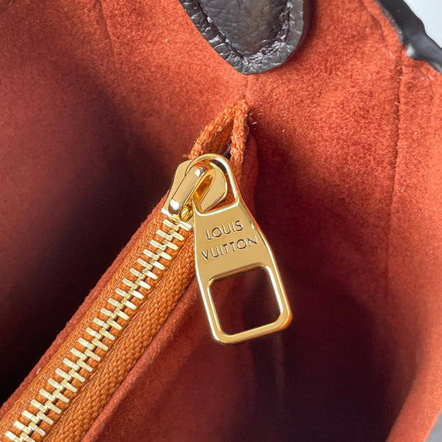 LOW KEY SHOULDER BAG 26 IN BLACK GRAINED CALFSKIN GOLD BUCKLE