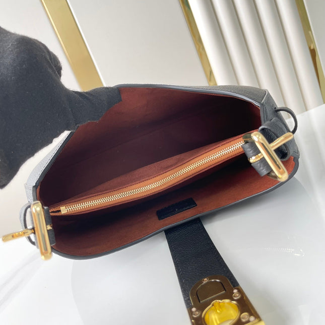 LOW KEY SHOULDER BAG 26 IN BLACK GRAINED CALFSKIN GOLD BUCKLE