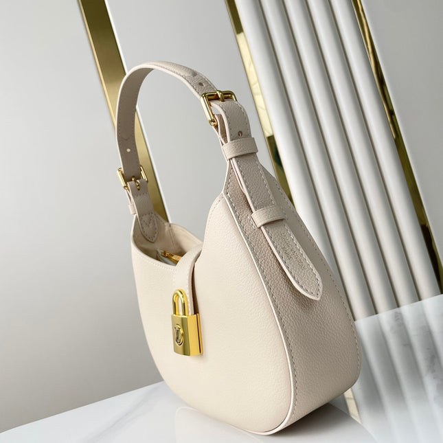 LOW KEY SHOULDER BAG 26 IN QUARTZ GRAINED CALFSKIN GOLD BUCKLE