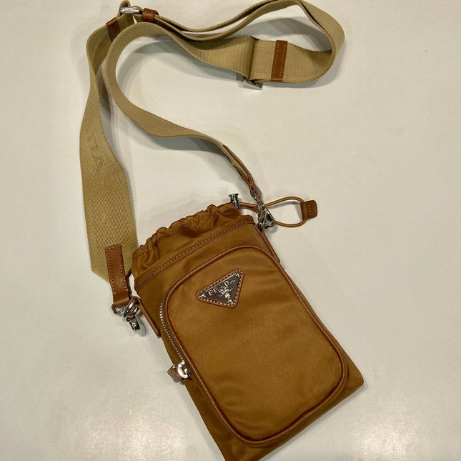 PHONE BAG 18 IN SEPIA BROWN RE-NYLON