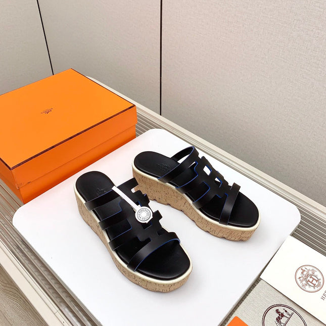 ISABELLA 30 SANDAL IN BLACK CALFSKIN