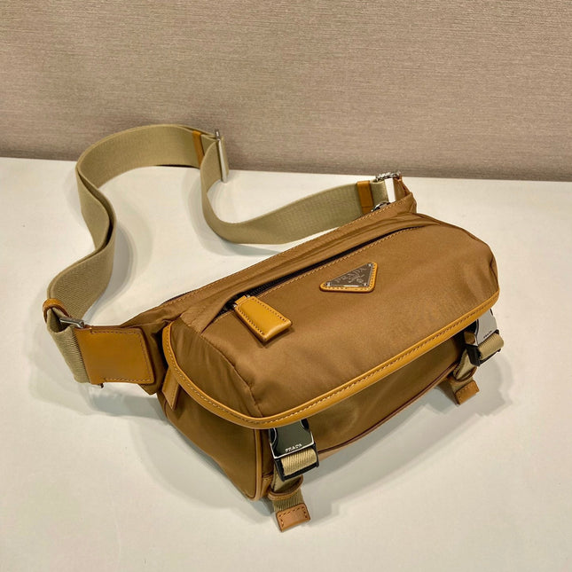 MESSENGER BAG 20 IN CIDER BROWN RE-NYLON AND CALFSKIN TRIM