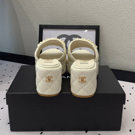 Double CC pearl platform sandals Sheepskin White