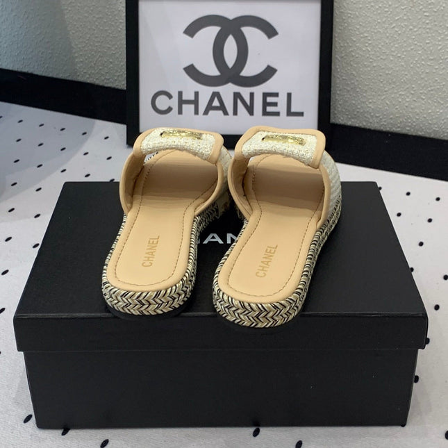 Double CC Women New Trendy Calfskin Slippers Beige Cream