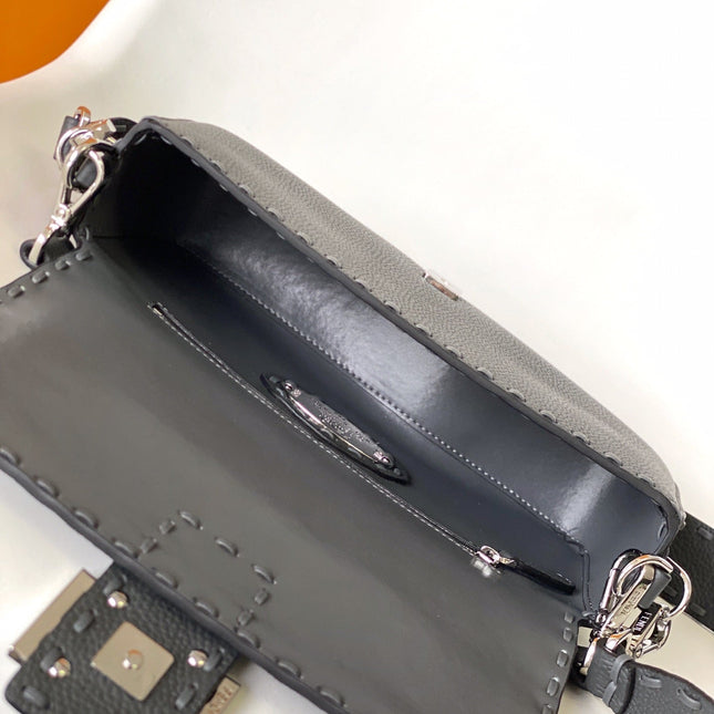 Fend Baguette 27 Bag Black Calfskin Shw