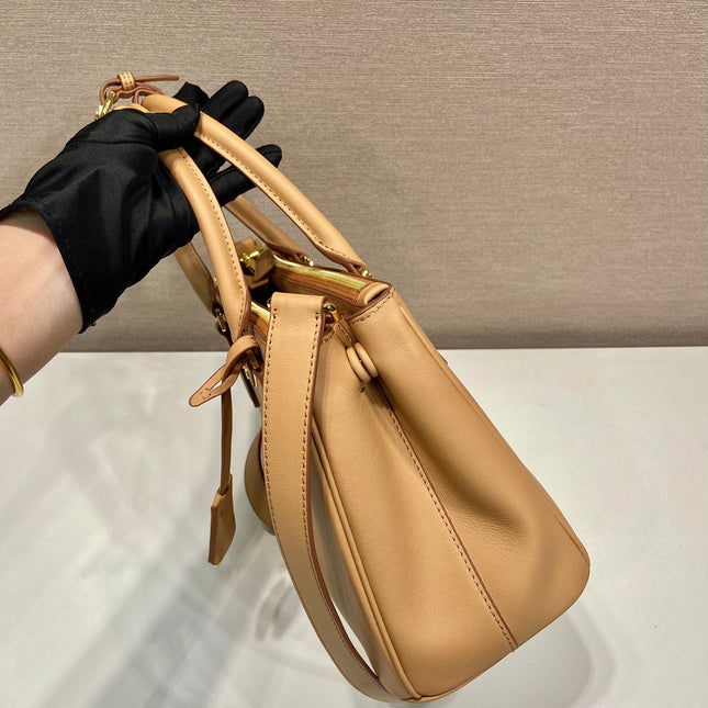 MEDIUM GALLERIA BAG 28 IN CIDER BROWN SMOOTH CALFSKIN GOLD HARDWARE