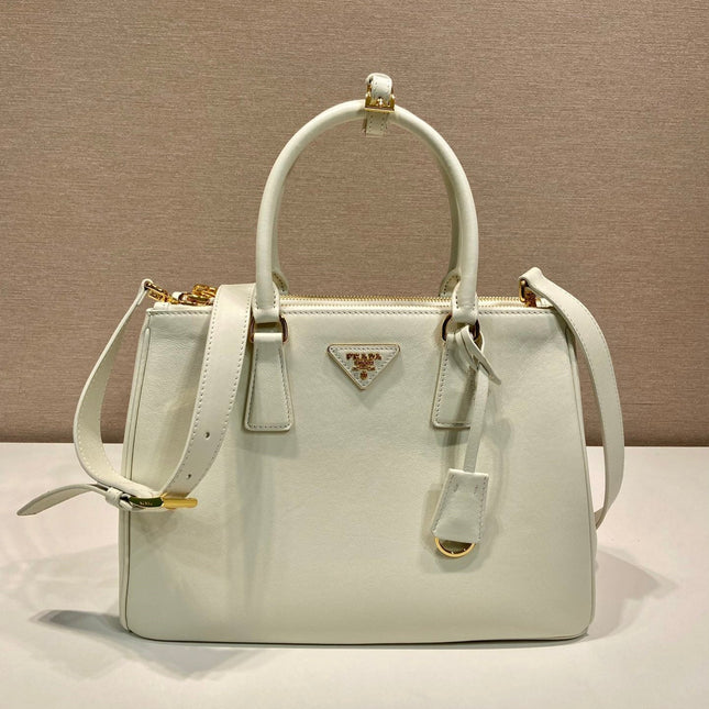 LARGE GALLERIA BAG 32 IN WHITE SMOOTH CALFSKIN GOLD HARDWARE