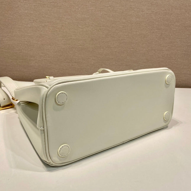 MEDIUM GALLERIA BAG 28 IN WHITE SMOOTH CALFSKIN GOLD HARDWARE