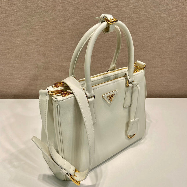 MEDIUM GALLERIA BAG 28 IN WHITE SMOOTH CALFSKIN GOLD HARDWARE