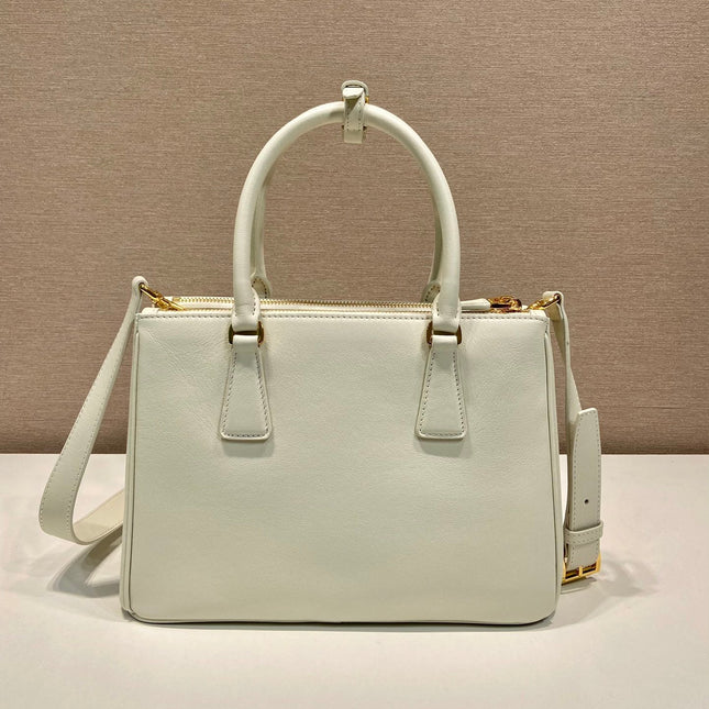 MEDIUM GALLERIA BAG 28 IN WHITE SMOOTH CALFSKIN GOLD HARDWARE