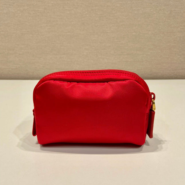 CLUTCH 12 IN PASSION RED RE-NYLON