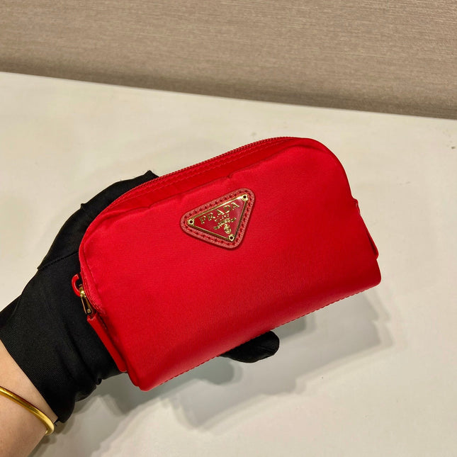 CLUTCH 12 IN PASSION RED RE-NYLON