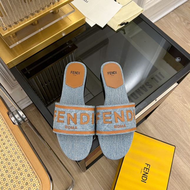 FENDI BAGUETTE SIGNATURE SLIDE IN LIGHT BLUE DENIM AND BROWN CALFSKIN