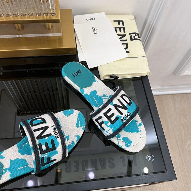 FENDI FLORAL SLIDES IN BLUE MIX WHITE FABRIC