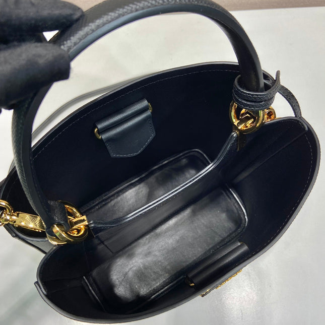 BUCKET BAG 23 IN BLACK SAFFIANO LEATHER