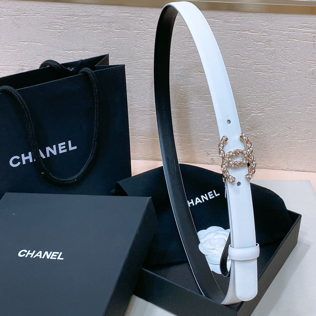 CC BELT 20MM IN WHITE CALFSKIN GOLD HARDWARE ATTACH PEARLS