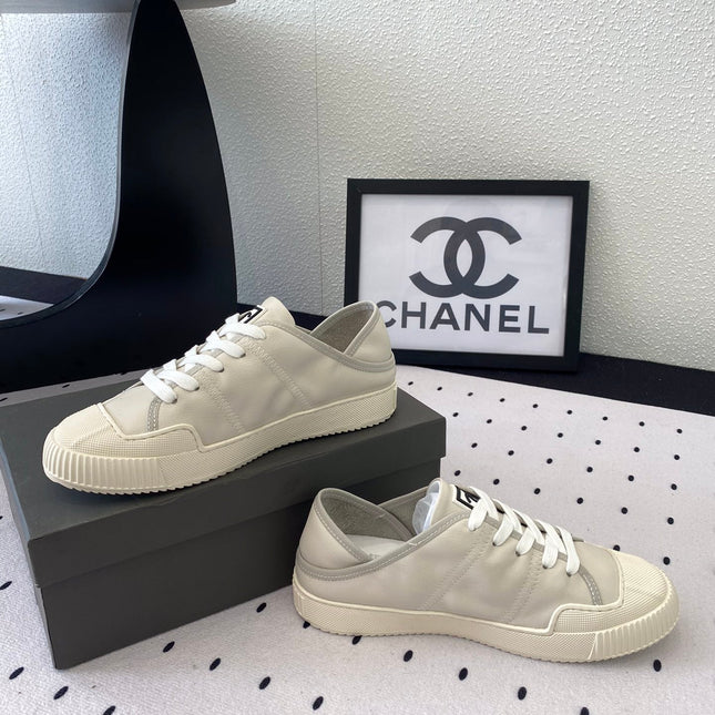 CASUAL SHOES IN GREY LAMBSKIN