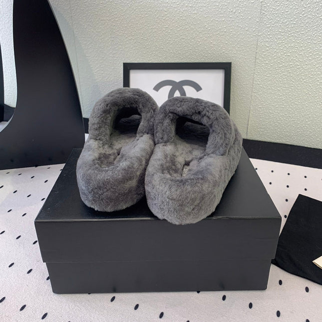 THICK-SOLED SLIPPERS IN GREY SHEEP WOOL
