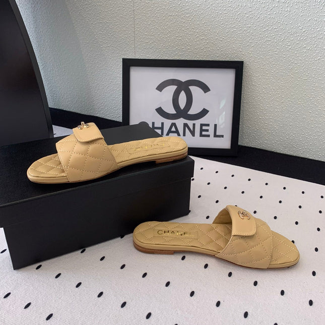 CC SLIPPERS IN YELLOW CREAM CALFSKIN
