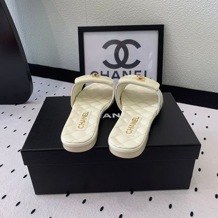 CC SLIPPERS IN WHITE CALFSKIN