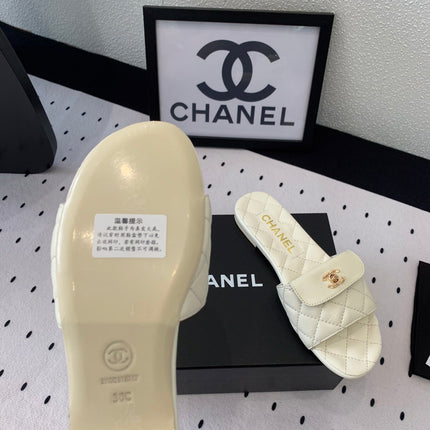 CC SLIPPERS IN WHITE CALFSKIN