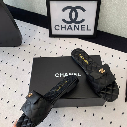 CC SLIPPERS IN BLACK CALFSKIN