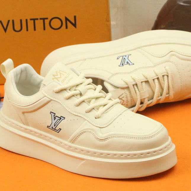 LV TRAINER IN BEIGE CREAM CALFSKIN AND GREY LOGO