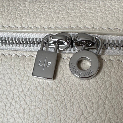 EXTRA POCKET L19 IN BISQUE BEIGE CALFSKIN WITH SILVER HARDWARE