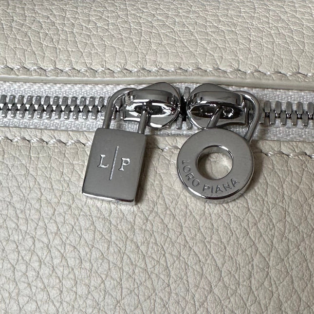 EXTRA POCKET L19 IN BISQUE BEIGE CALFSKIN WITH SILVER HARDWARE
