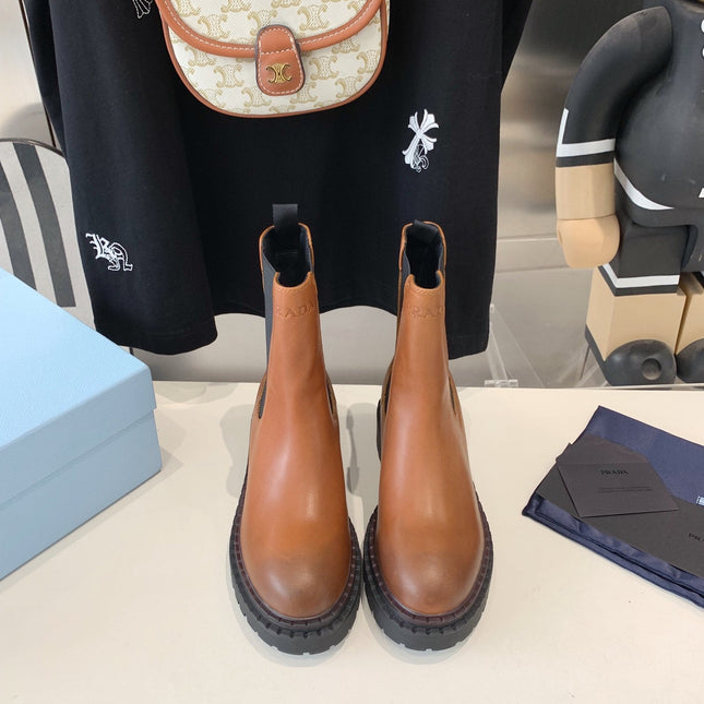 ANKLE BOOTS IN CINNAMON BROWN CALFSKIN