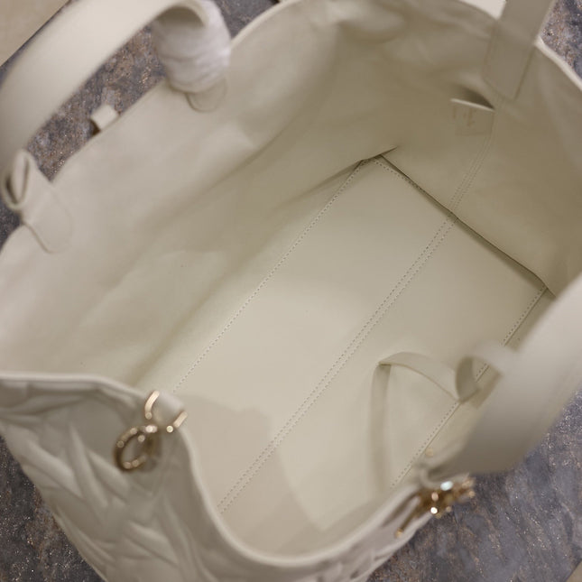 MEDIUM 37 TOUJOURS BAG IN WHITE CANNAGE GRAPHIC LAMBSKIN