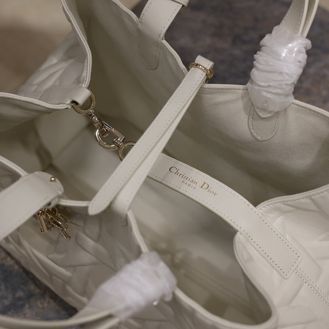 MEDIUM 37 TOUJOURS BAG IN WHITE CANNAGE GRAPHIC LAMBSKIN
