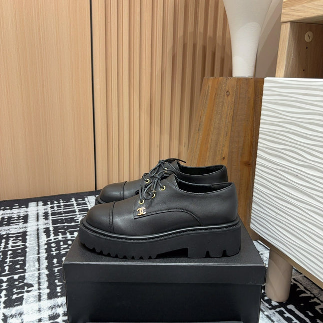CC OXFORD SHOES IN BLACK CALFSKIN