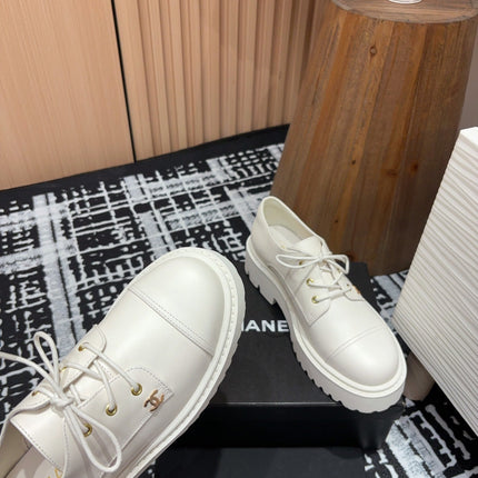 CC OXFORD SHOES IN WHITE CALFSKIN