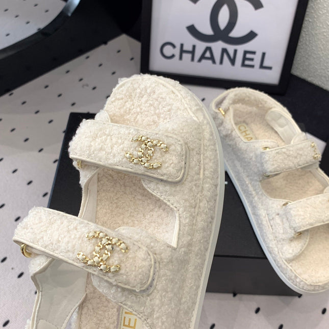 CC DAD SANDAL WHITE LAMB FUR