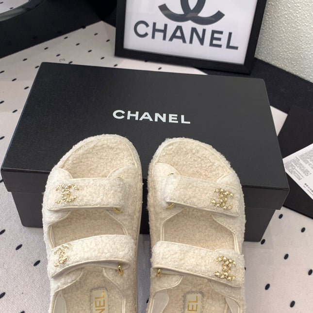 CC DAD SANDAL WHITE LAMB FUR