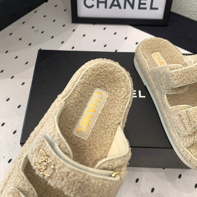 CC DAD SANDAL MULE IN ECRU BEIGE LAMB FUR