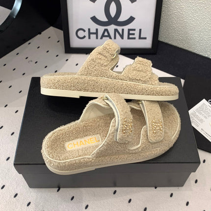 CC DAD SANDAL MULE IN ECRU BEIGE LAMB FUR