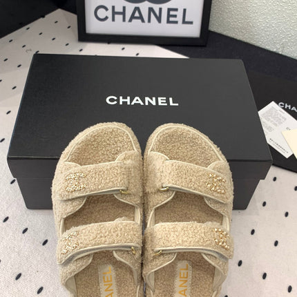 CC DAD SANDAL MULE IN ECRU BEIGE LAMB FUR