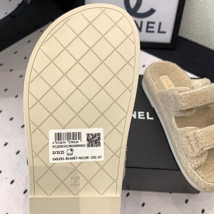 CC DAD SANDAL MULE IN ECRU BEIGE LAMB FUR