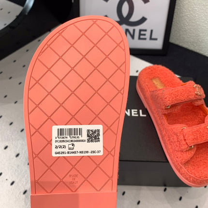 CC DAD SANDAL MULE IN RED ORANGE LAMB FUR